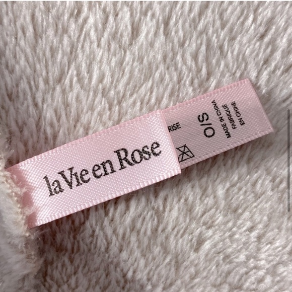 5/$25 La Vie En Rose Super Light Pink Faux Sherpa Cape Scarf Wrap - Picture 6 of 16